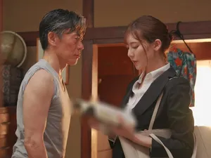 Má dẫn con gái đi mát-xa trị liệu bị anh kỷ thuật viên móc trúng điểm g