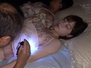 Em nữ học sinh bị any mới dụ đi khách sạn