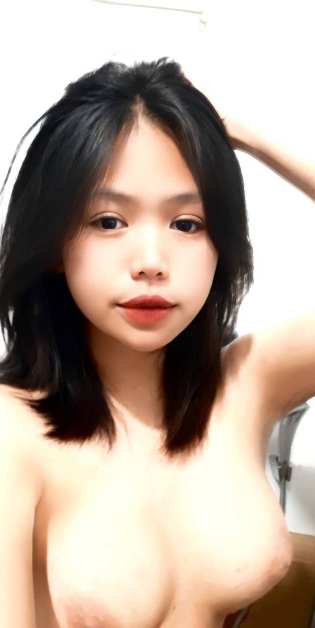 Làm tình em kế bướm cực xinh bất ngờ đến nhà thăm